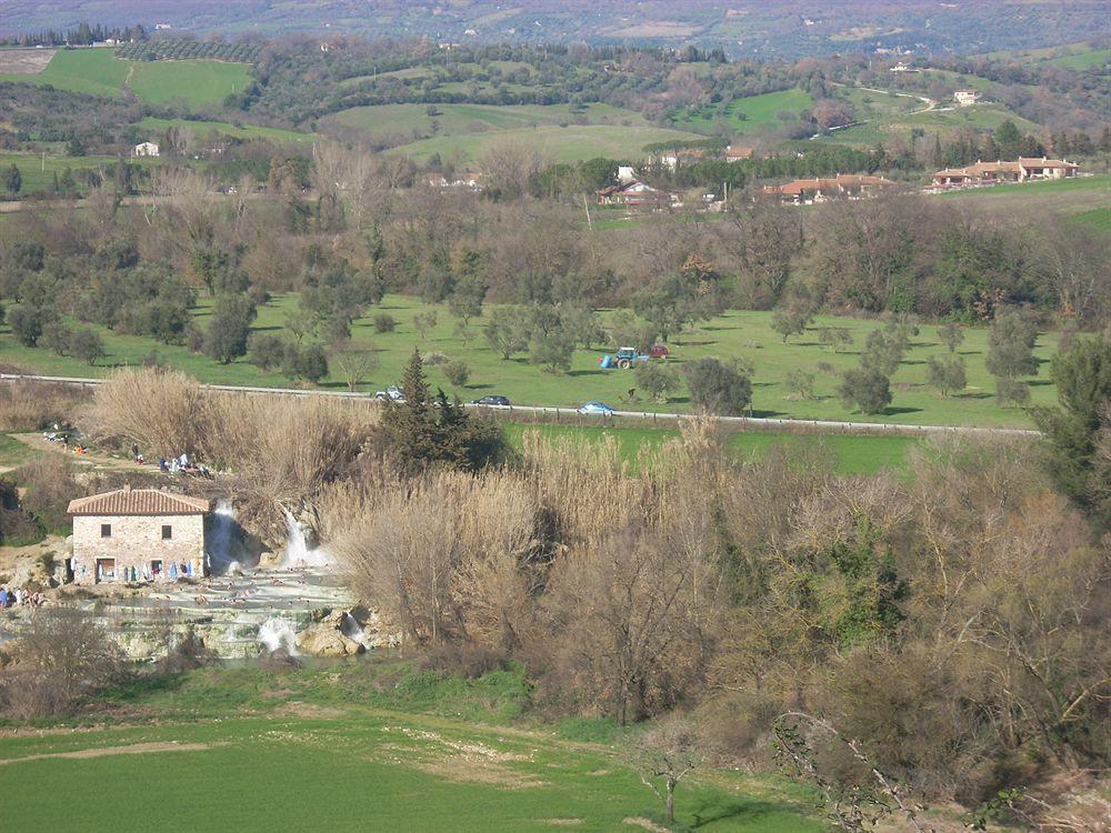 Residence Ai Campi Da Golf Saturnia Exteriér fotografie