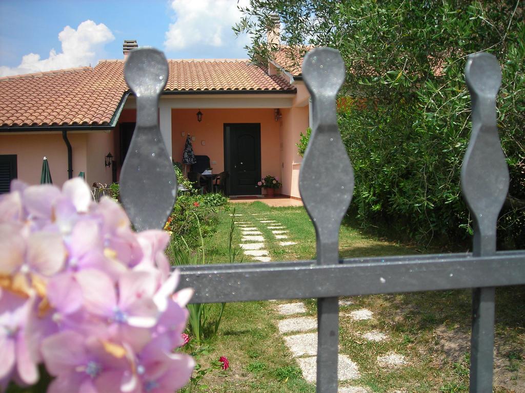 Residence Ai Campi Da Golf Saturnia Exteriér fotografie